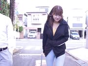 并对她日渐丰满的身体产生了欲望1