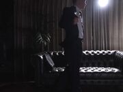 只需露出胸部就能赚钱的简单工作1