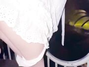 妹妹和妈妈吵架离家出走 半夜找到气得我直接把她按在户外滑滑梯上狂操嫩穴