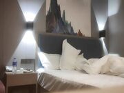 探花精选酒吧勾搭甜美小妹拉到酒店一顿操