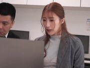 介绍我那不堪的女友 胁迫公司第一美女发生关系并假冒情侣炫耀的男人2