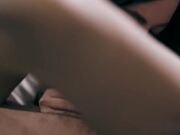 乱伦禁忌性交受到惊吓小男友发现疏远她的女友秘密乱伦真相