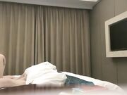 约了个白色外套苗条身材妹子啪啪 翘起屁股口交上位骑坐后入大力猛操
