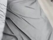 贫乳美眉 快进来 白浆这么多 几天没操了 啊啊爸爸快点 我好想要 好骚特别能叫