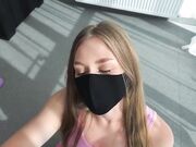 锻炼健身并获得充满精液的骚穴 当我做运动时 他猛地扑向我