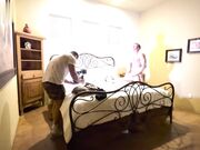 雄伟的大鸡巴乱搞热辣淫荡的骚货妹子并拍摄下全过程