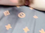 甜美少女姐妹花 女同道具互插 双头龙骑乘插穴 学着操逼的样子做爱