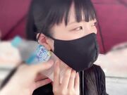 随时欢闹的喉部凸起少女1