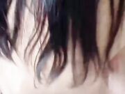 刚成年的妹妹假期在家洗澡 门口打飞机太难受直接冲进厕所 无视爸妈在家