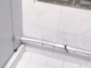 真实乱伦 尾随强上表妹 晚上尾随高三表妹去公园的女厕所 不顾被发现的风险