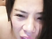 露脸熟女姐姐跟两个猛男玩直播