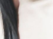 少女为了生活直播挣外快