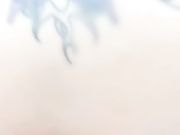 吃饭时已经按耐不住到卫生间脱衣操逼