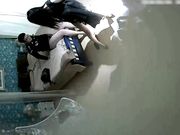 衣服还没脱就急着吃屌日了两炮