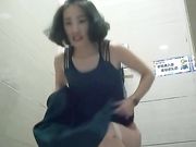 厕拍妹子看起来都很清新