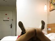 新婚少妇兰兰打着电话被强上