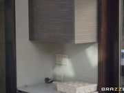 操朋友的老婆在我的厨房里