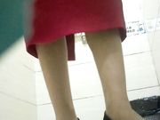 商场厕拍 看着黑丝女神很心动