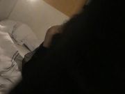 眼镜男双飞两骚女没几分钟射了