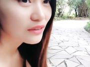 情景演绎连衣裙美女被猥琐男哄骗在路边操完在带回家操