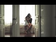 窗前的少妇被强烈性高潮淹没