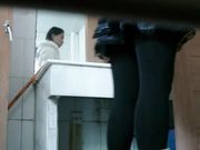 真实偷拍3 零距离接触清纯学生MM
