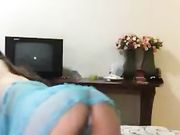 疯狂蹂躏自己的大奶骚妹啤酒瓶强插塞逼洞里