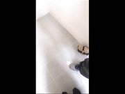 打工妹兼职女主播勾引健身教练到女厕操逼本来是要在户外干的有绿化工在种树对白清晰
