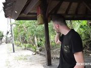 在旅馆里操她的屁眼和她紧绷的阴户