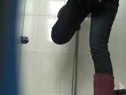 商场厕拍 妹子来大姨妈了
