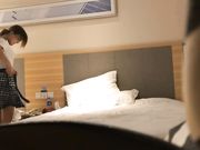 男的太猛操完第一次妹子已经受不了了又被接着干第二次