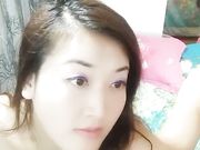 丰满欲女少妇和老公直播啪啪这骚货估计很难满足