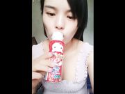 爱笑小伊在外婆家偷偷自慰随时有家人进出真紧张真刺激