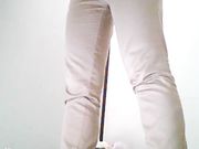 公厕定点拍摄各色真实良家美女，值得一看
