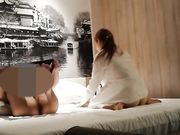 出差约到位不喜欢穿内衣的高颜值性感美女爽的受不了就打人