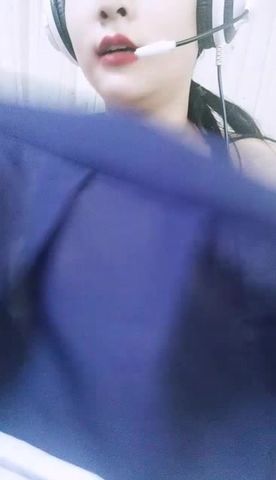 寂寞少妇蕊蕊脱光了被大哥吃奶玩逼主动求草被干的浪叫不断