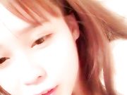 清纯萌妹子KIKI黑色道具鸡鸡抽插逼逼自慰高潮喷水