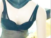 风骚美少妇悠悠勾引来送餐的外卖小哥要小哥给她舔逼