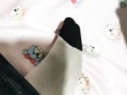 妹子双人啪啪 白色丝袜口交上位骑乘自己套弄后入猛干