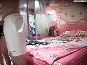 kitty房偷拍超性感漂亮美女被男的狠狠操了一番!