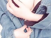 最新宅男福利微博红人极品嫩妹麻酥酥呦黑丝play牛仔服配黑丝超级诱人大乳头都搞硬了