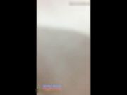 哥们带着女友去开房还有两个兄弟在旁边观战