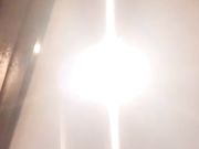 小骚货，露脸先让她给舔会鸡巴真骚，非常主动自己上位拿着几把往里塞