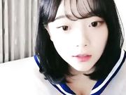 妹子小尺度诱惑 情趣学生透视装椅子上漏奶自慰