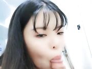 骚气苗条妹子勾引小哥双人啪啪大秀 口活不错舔硬上位