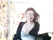 在路上勃起然后诱拐大胸美少女