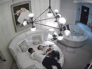 周末休息大学生情侣校外开房外表清纯眼镜妹很有江湖经验与男友探讨说这屋子里真的没有监控嘛那个是啥对白清晰