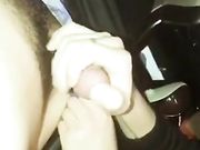 高颜值性感网红美女请师傅到地下车库修车时看男的长得帅,故意诱惑勾引,2人车内激情啪啪车震,毛少能叫.国语!