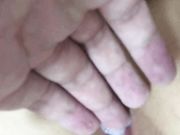 胸大腰细的清纯白嫩大学美女被土豪干爹尽情蹂躏爆操,丰满无毛的小鲍鱼被内射的满满的,