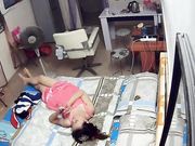 在墙上装好针孔摄像头偷拍打炮
